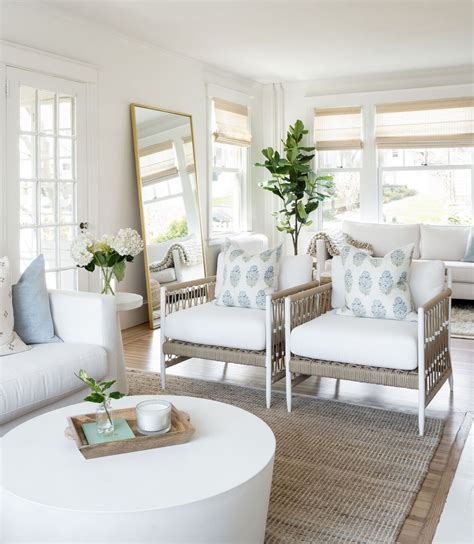 Coastal Chic Home Furnishings (@coastalchichome) .